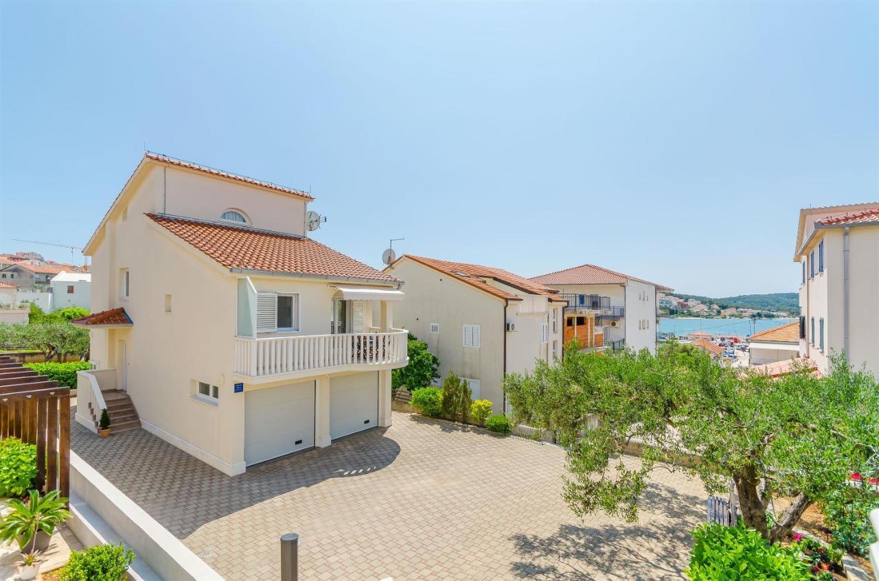 Apartments And Room Maestral Trogir Exterior photo